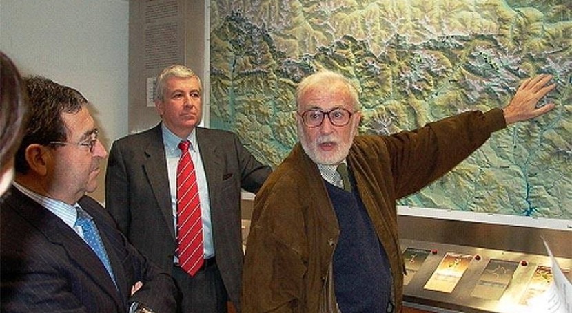 Década de 1990: Identidad Institucional